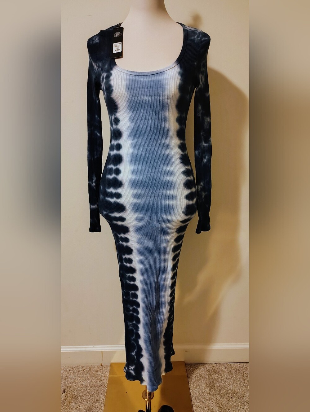 Fashion Nova Blue Tie-Dye Long Sleeve Bodycon Dress - Picture 4 of 10